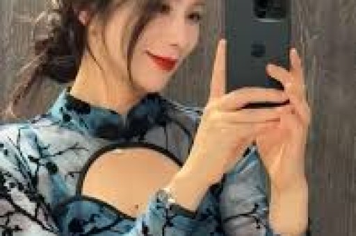 女主浮出水面！马克龙被爱妻“掌掴”线岁身姿饱满