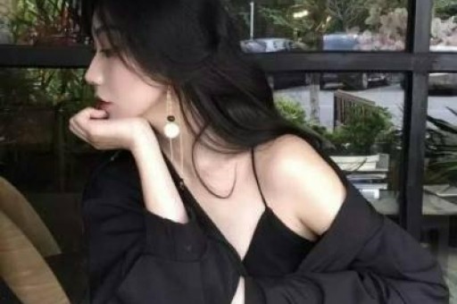 杭州演唱会KissCam乌龙事件：男子“求吻被拒分手”真相大白网友热议社交胁迫与网络吃瓜